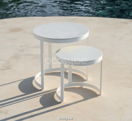 Jati Kebon Bertus Ensemble de tables d'appoint Aluminium blanc mat Dessus de table Céramique Calacatta.