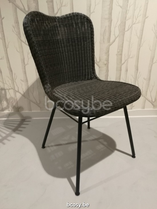 Vincent Sheppard Lena Tuinstoelen Zwart Gepoedercoat Stalen A frame Zwart Wicker Polyethyleen.