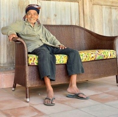 Vincent Sheppard Victor 3 driezit clubzetel chauffeuse armzetels salons zitbanken divans canapés sofas Wengé Lloyd Loom.