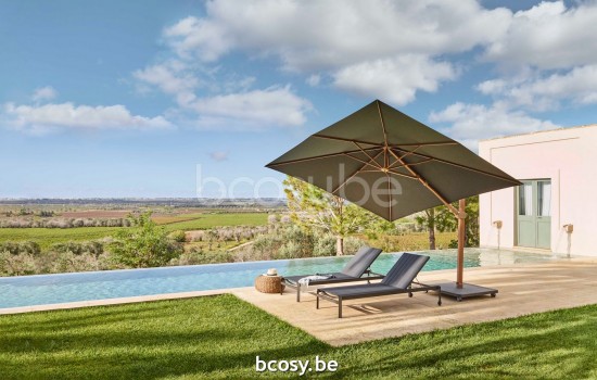 Jardinico ANTEGO 300x300 Vierkante Vrijhangende Parasol 3x3 Mast Teak Aluminium Met Structuur Doek Taupe Classic-Acryl solids.