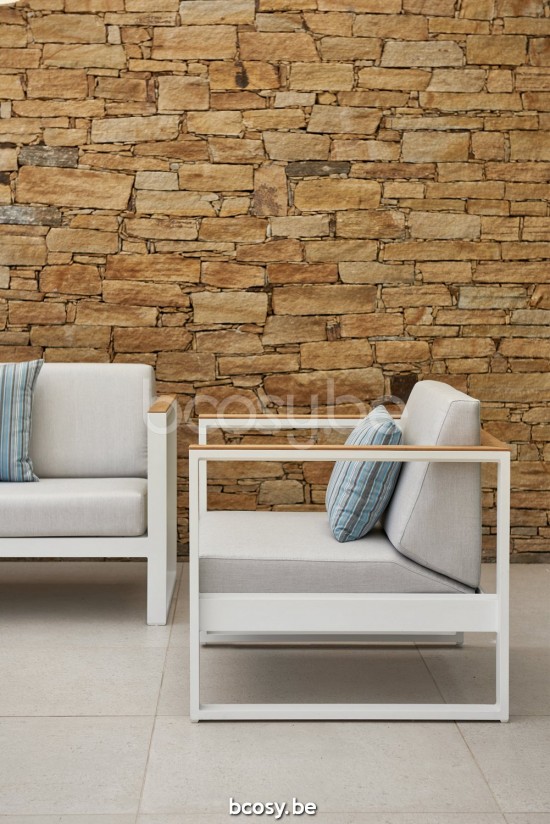 Diphano Landscape Loungesessel mit Teakholzarmlehne Aluminium Weiß Gestell Stoff All Weather Shine Armlehnen in Natürliches T.