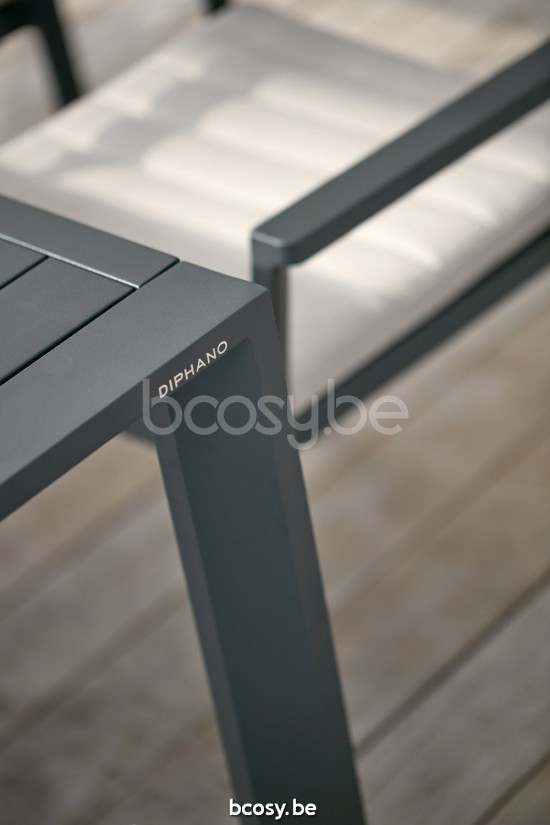 Diphano Metris garden outdoor dining armchairs PCA Lava.