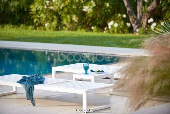 Diphano Metris Sonneliege mit Rollen Aluminium Weiß Gestell Stoff Doppellage Textylen Weiß.