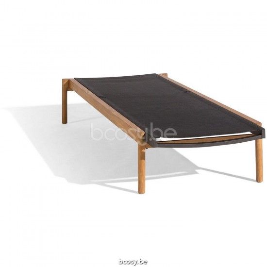 Diphano Newport Ligbed met teak armsteun Aluminium Lava Frame Stof Batyline zwart Armleuningen in Naturel Teak.