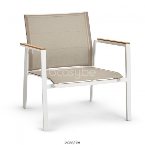 Diphano Selecta Stackable lounge chair with teak arms Aluminium White Frame single layer Batyline Sand Fabric Armrests in Nat.
