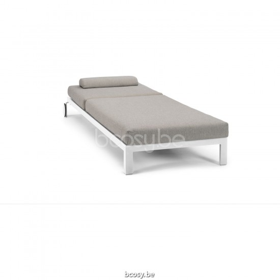 Diphano Cubic Stackable Sunlounger with wheels Aluminium White Frame.