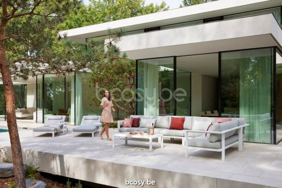 Diphano Cubic Stapelbarer Liegestuhl mit Rollen Aluminium Weiß Gestell.