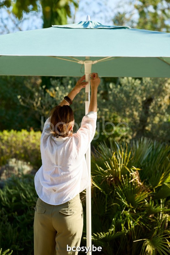 Jardinico TULI 240x240 Parasol À Mât Central Mât Blanc Toile Spa with bone Piping Sunbrella Solids Cat 1.