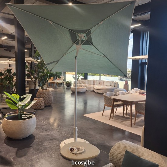 Jardinico TULI 240x240 Quadratischer Ampelschirm Weisser Mast Stoff Spa with bone Piping Sunbrella Solids Cat 1.