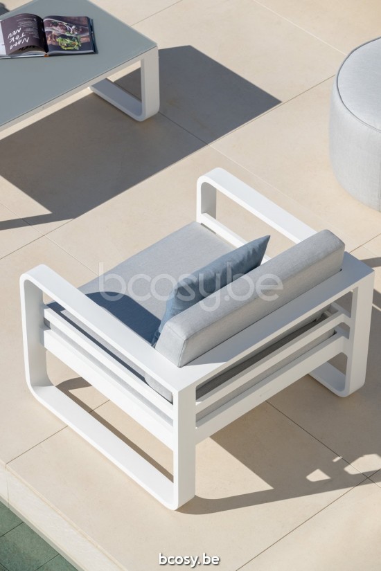 Jati Kebon Reno Sofa 1-zits Wit mat aluminium.