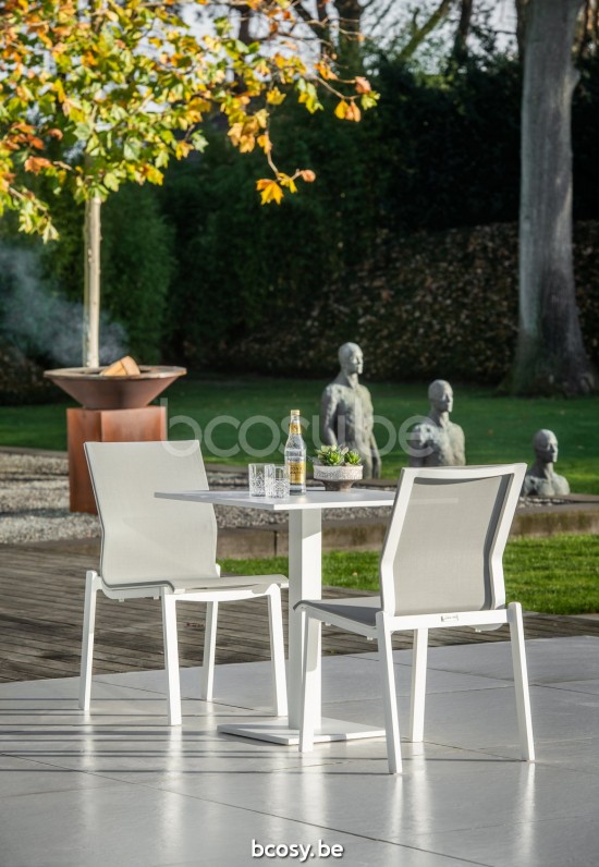 Jati Kebon Parana Bistrotafel Wit mat aluminium Tafelblad Aluminium plaat.
