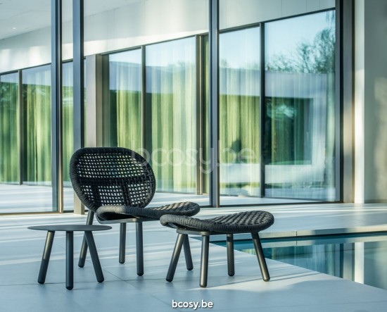 Jati Kebon Skate Alu Bijzettafel Antraciet mat aluminium Tafelblad Aluminium Wit mat aluminium.