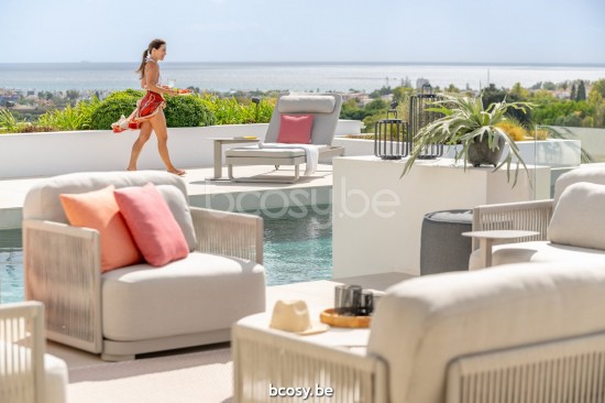 Jati Kebon Tucino Table d'appoint Couleur sable Dessus de table Plaque d'aluminium Couleur sable.