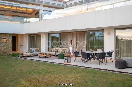 Jati Kebon Truro Lounge Base 3-Seat Alu Charcoal Mat/Teak + Side Table Teak.