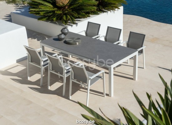 Jati Kebon Danli Tuintafel Wit mat aluminium Tafelblad Keramisch Asgrijs.