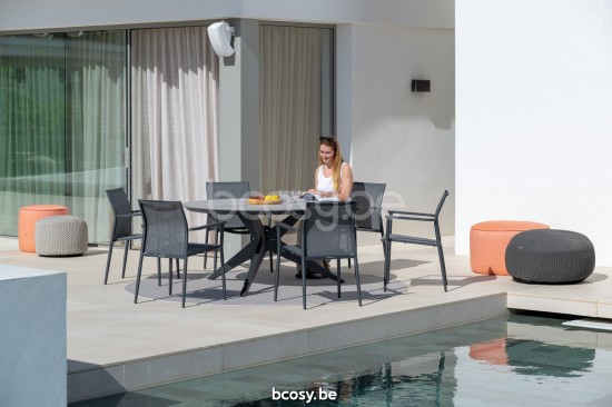 Jati Kebon Yate Tuintafel Zwart mat aluminium Tafelblad Keramisch Palladium grey 12mm.