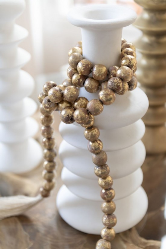 J Line Ghirlanda Pompon Perla Legno Di Mango Naturale Oro Guirnalda Perla Borla Madera De Mango Natural Oro.