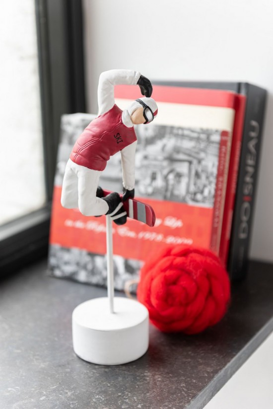 Jline Snowboarder Sobre Pie Resina Rojo Blanco Surtido De 2.