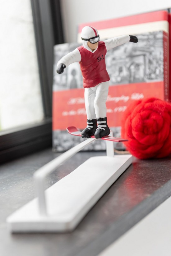 Jline Snowboarder Obstaculo Resina Rojo Blanco.