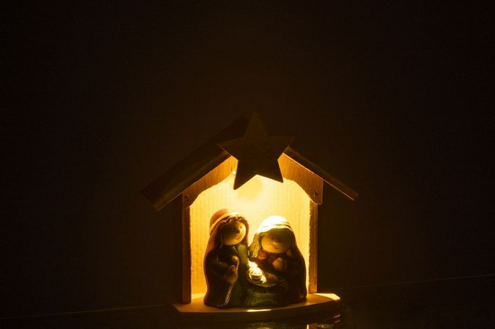 J Line crèches de Noël Jolipa Creche Led Porcelaine Mix Small.