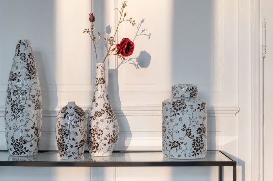 J Line Vaso Zen Pera Porcellana Bianco Nero Jarron Zen Pera Porcelana Blanco Negro.