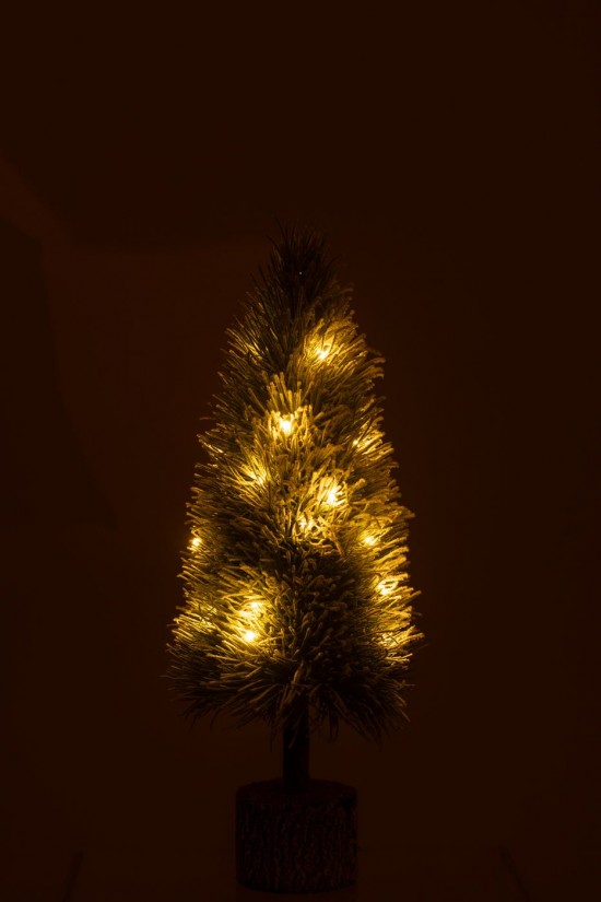 J Line arbres sapins de noel sur pied Jolipa Sapin De Noel B Led Artificiel Neige Vert Medium.