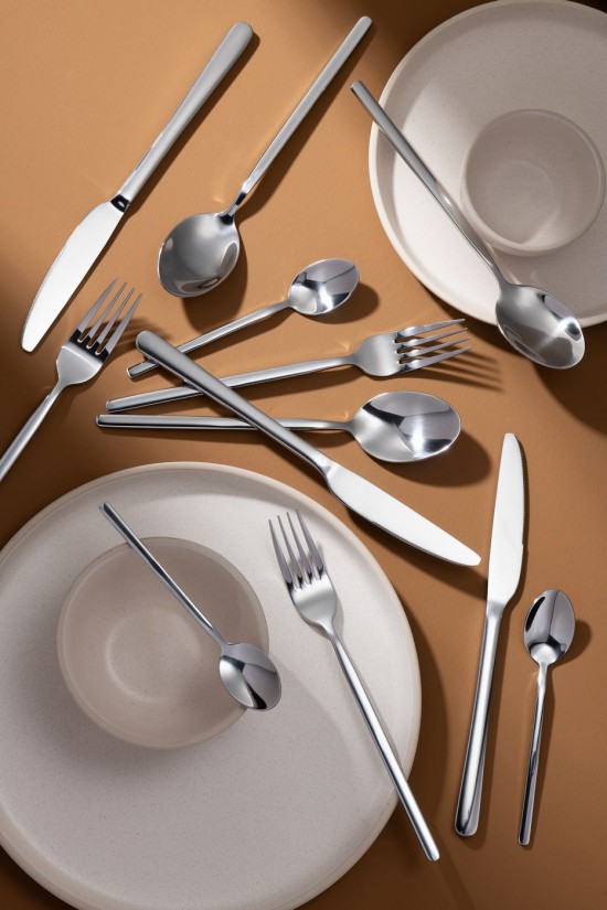 J Line Scatola Posate B 24 Pezzi Acciaio Inossidabile Lucido Oro Box Cubiertos B 24 Piezas Acero Inoxidable Brillante Plata.