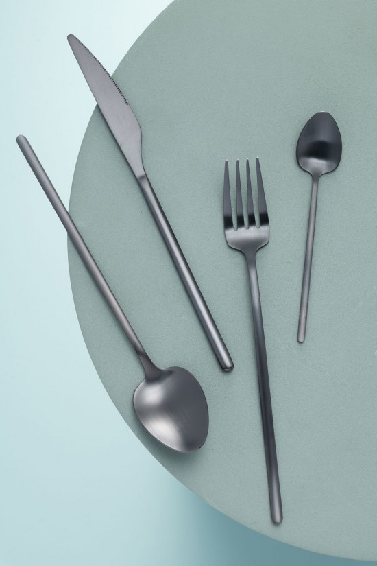 J Line Scatola Posate C 24 Pezzi Acciaio Inossidabile Opaco Nero Box Cubiertos C 24 Piezas Acero Inoxidable Mate Negro.