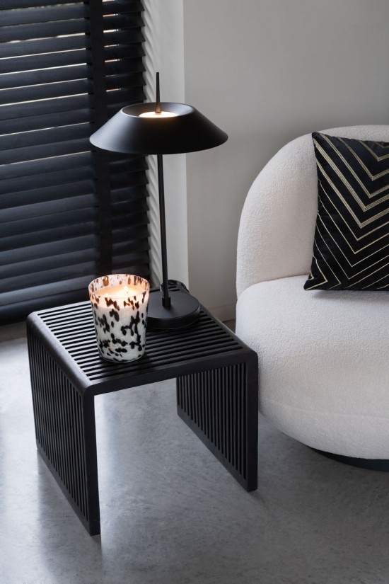 J Line Lampada Da Tavolo Led Metallo Nero Lámpara Led Metal Negro.