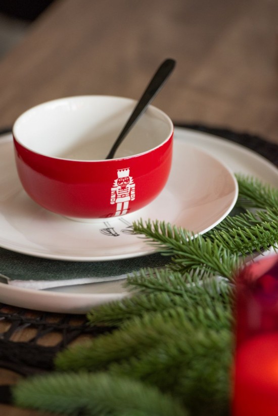 J Line Scatola 4 Ciotole Supporto Metallo Schiaccianoci Scatola Regalo Ceramica Rosso Caja 4 Cuencos Base De Metal Cascanueces.