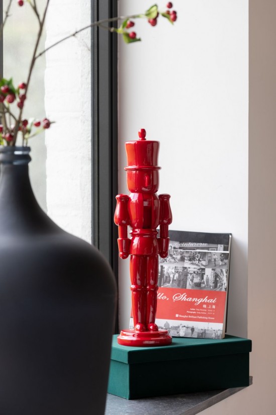 Jline Cascanueces Resina Brillante Rojo Medium Surtido De 2.