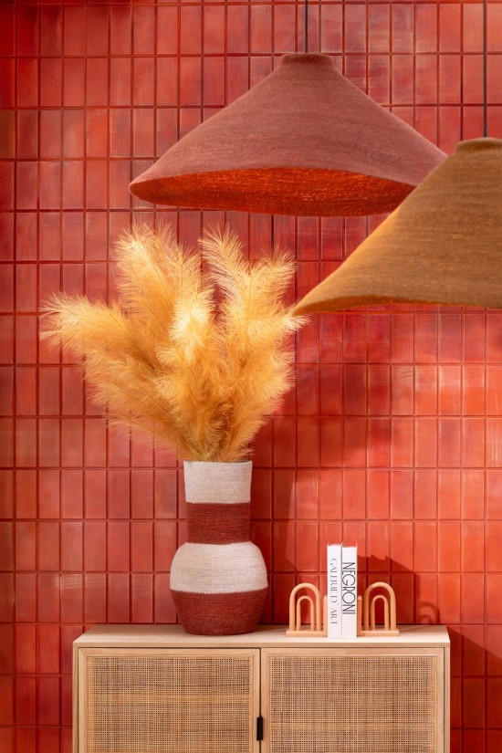 J Line Lampadario Giunco Di Mare Terracotta Lámpara Colgante Junco De Mar Terracota.