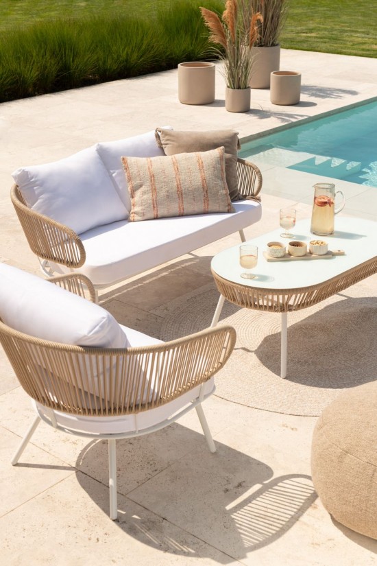 JLine J Line Set Van Drie Stoel Bank Poa Metaal Rattan Wit loungesets in aluminium.