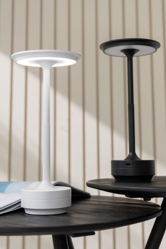 J Line Lampada Da Tavolo Led Touch Plastica Bianco Lámpara Led Touch El Plastico Blanca.