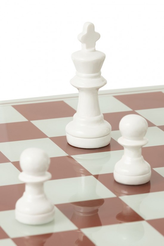 J Line Schaakspel Plateay Polyresin Wit Kerstrood.