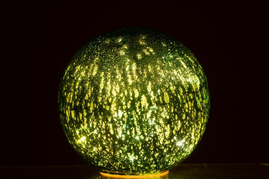 J Line hivers Jolipa Boule Led Craquelé Verre Vert Large.