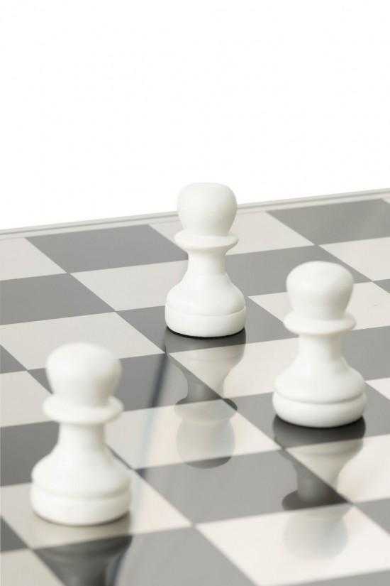 JLine J Line Schaakspel Plateay Polyresin Goudkleurig Wit L61xB61xH14 cm schaakborden.