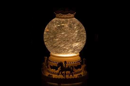 Jline Waterbol Paarden Plastiek Wit Goudkleurig.