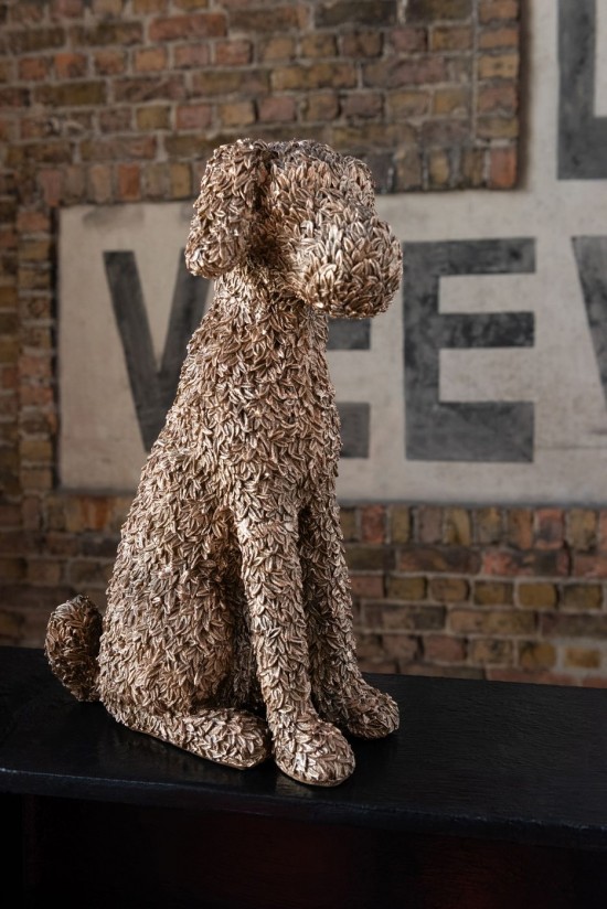 Jline Perro Sentada De Relevo Poliresina Dorado.