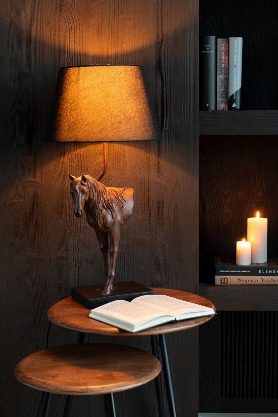 Jline Lámpara Frente De Caballo Poliresina Marrón Oscuro.