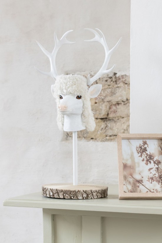 Jline Ciervo En La Base Piel Cal En Polvo Crudo Blanco.