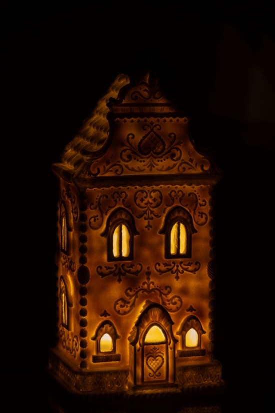 J Line objets Jolipa Pain D Épice Led Maison Poudre De Chaux Beige Blanc.