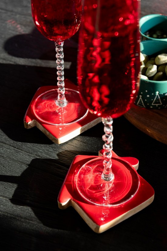 Jline Juego De 4 Posavasos Casa Madera De Mango Rojo Navidad Natural.