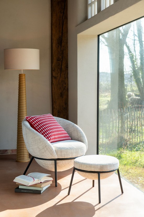 J Line Loungestoel Poef Ijzer Beige Zwart.