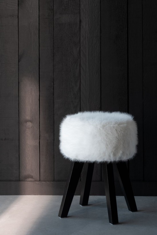Jline Taburete Fur With Wooden Legs Madera Blanco.