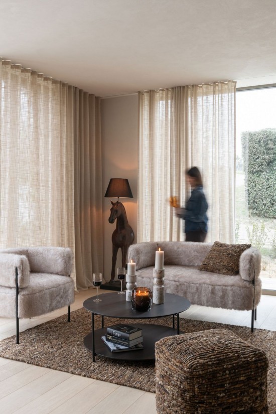 J Line Divano A 2 Posti Fur With Metal Legs Legno Taupe Sofá 2 Plazas Fur With Metal Legs Madera Topo.