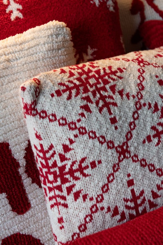 J Line Cuscino Fiocchi Di Neve Cotone Rosso Natale Bianco Assortimento Di 2 Cojín Copos De Nieve Algodón Rojo Navidad Blanco S.