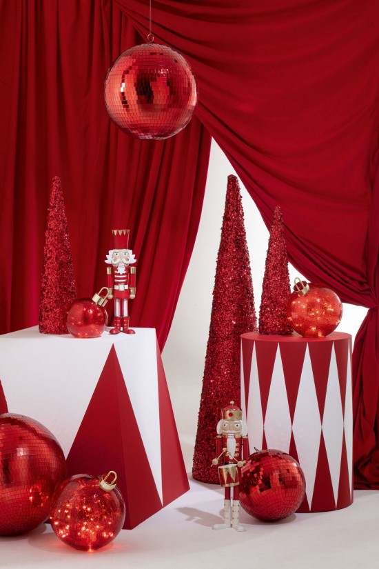 J Line Cono Paillettes Schiuma Rosso Natale Medium Cono Lentejuelas Espuma Rojo Navidad Medium.