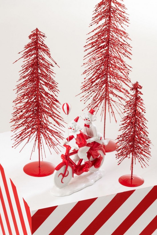 J Line Albero Di Natale Lustrini Plastica Rosso Natale Medium Árbol De Navidad Brillos Plástico Rojo Navidad Medium.
