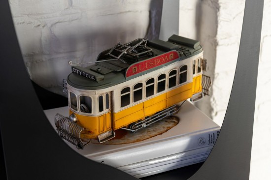 J Line Tram Antico Metallo Multicolore Tram Antiguo Metal Multicolor.